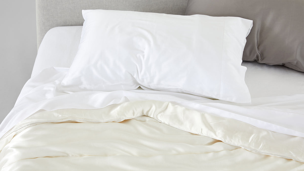 Mundo Winter Silk Quilt High Warmth Quilt Abode Abode Living